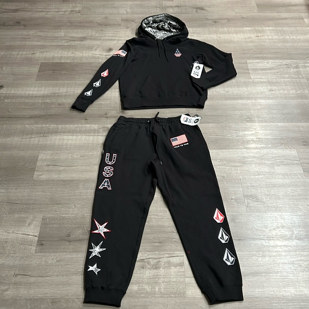 VOLCOM USST PULLOVER HOODIE & Fleece Sweatpant, USST Set